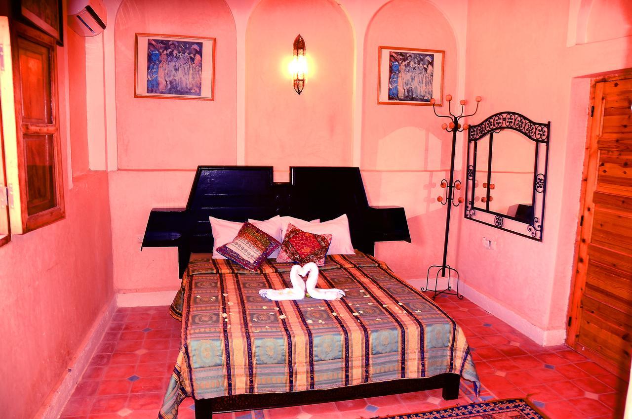 Latifa House Hotel Sbiti Exterior photo